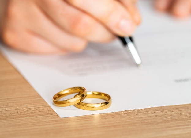 Making Sense of Financial Settlements With Your Divorce Solicitor